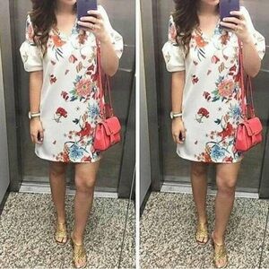 Zara floral mini dress blogger favorite puff sleeves V neck side pockets Size XS